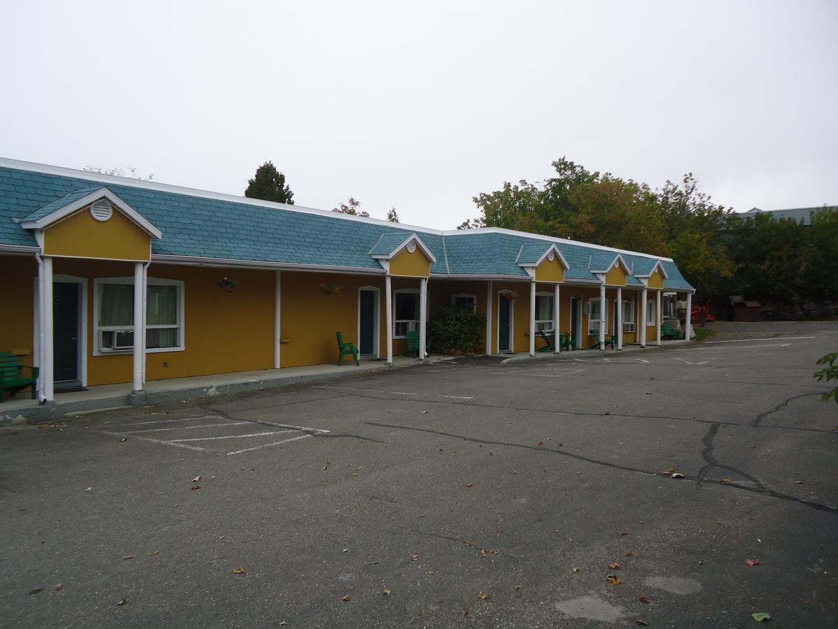 Motel Cote Ривьер-дю-Лу Экстерьер фото